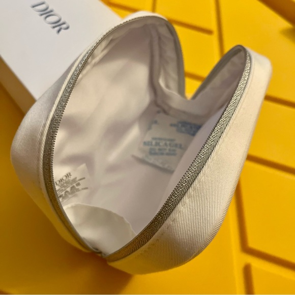 NIB Dior Beauty Cosmetic Pouch - Picture 4 of 4